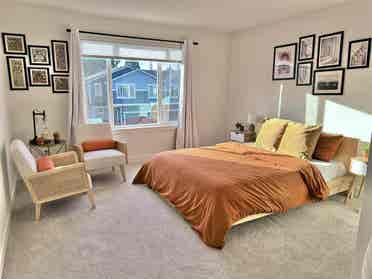 Beautifully Furnished Room Lynnwood