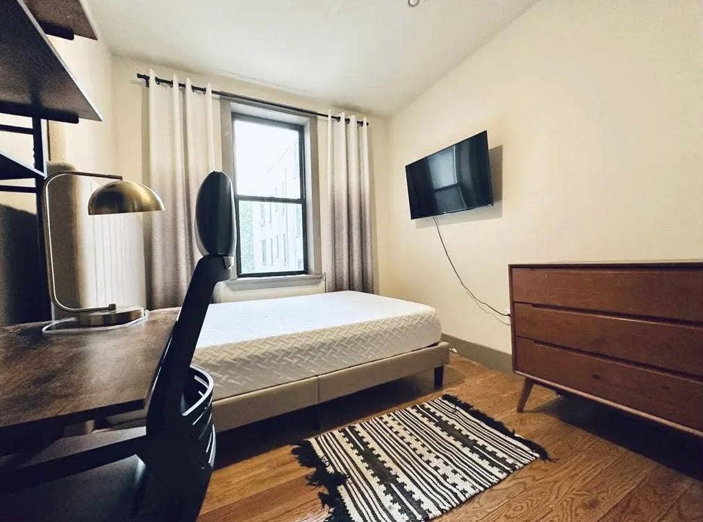 Furnished Room in Crown Heights