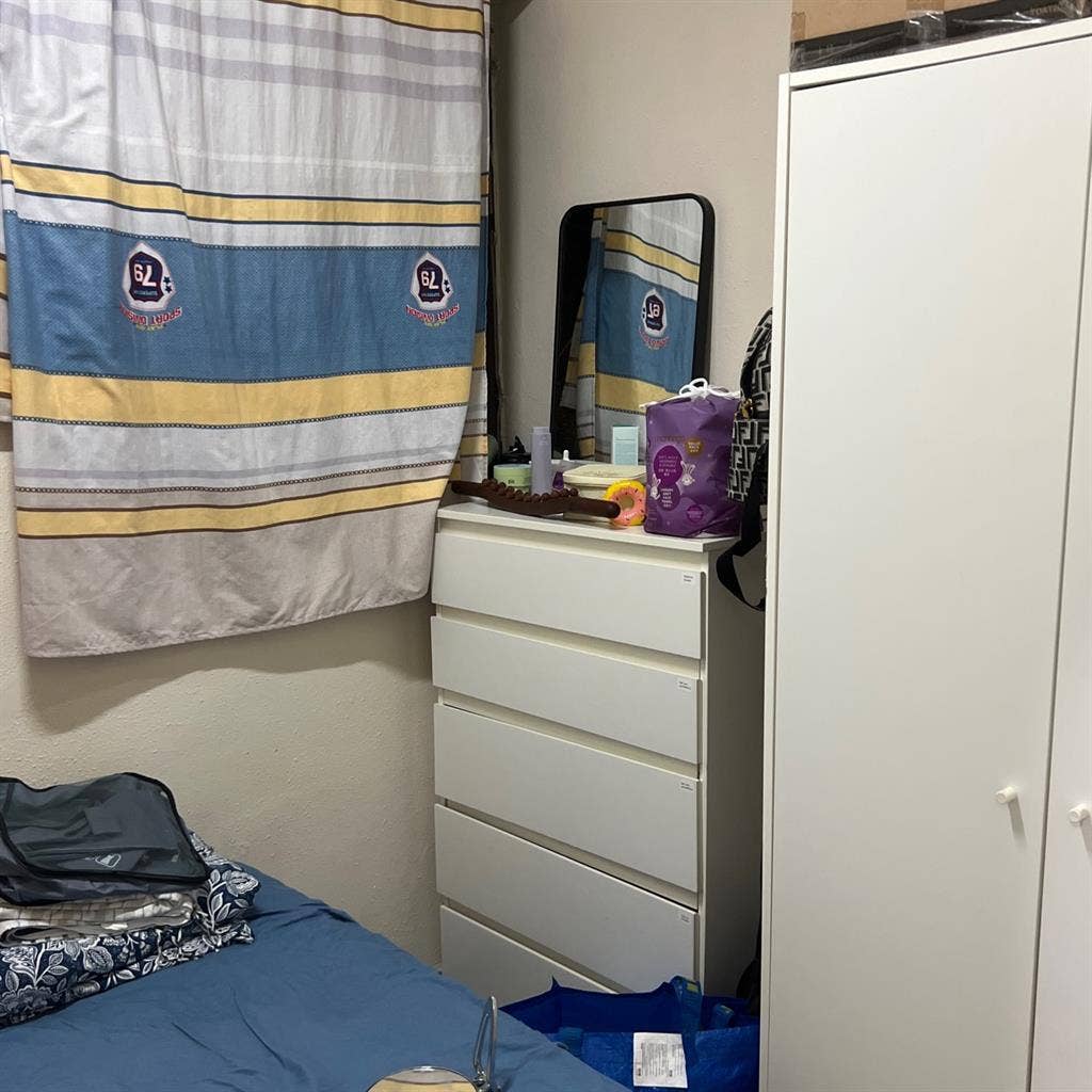 Looking for a female Roommate