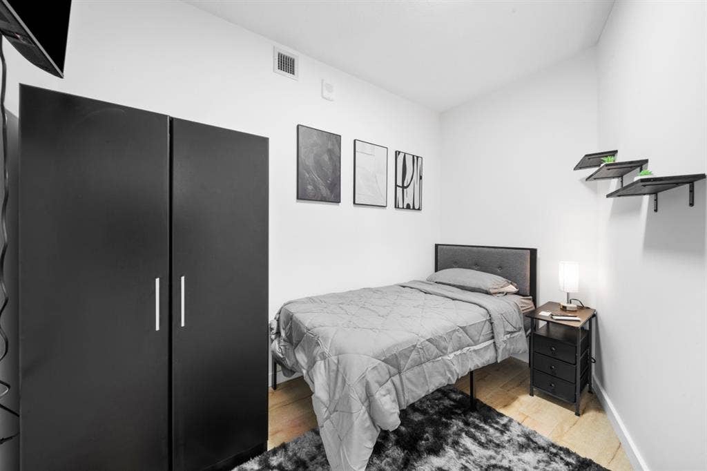 Single Room in Downtown Miami