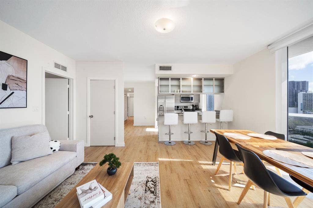 Single Bedroom in Downtown Miami