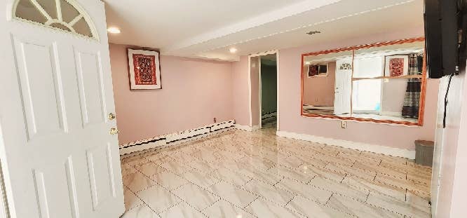 1 Bed room Semi-Basement Apartment