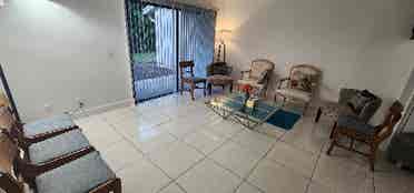 Beautiful furnished town house rent