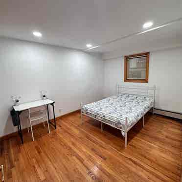 Room in Palisades Park NJ