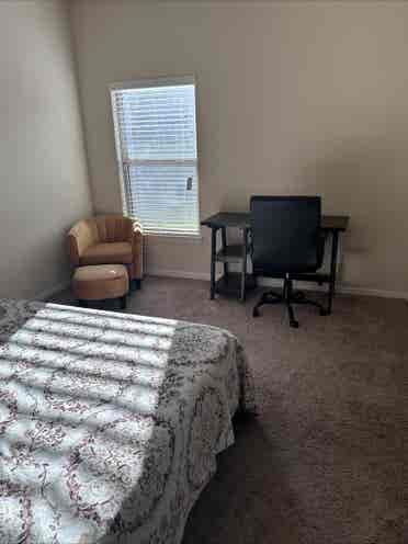 Queen Room in Stonecrest w/ TV