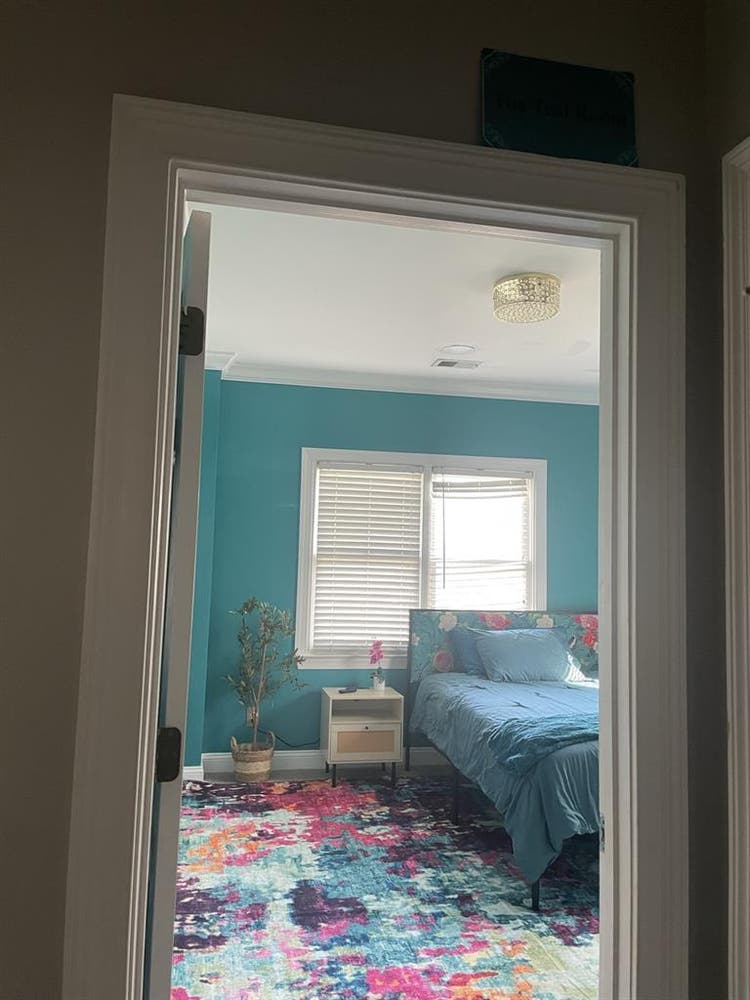 Teal Room in Lakewood for Women