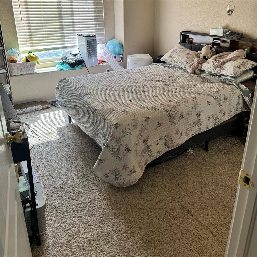 Room for rent with private bathroom