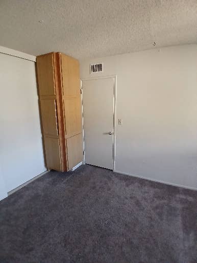 Room for rent near Collages