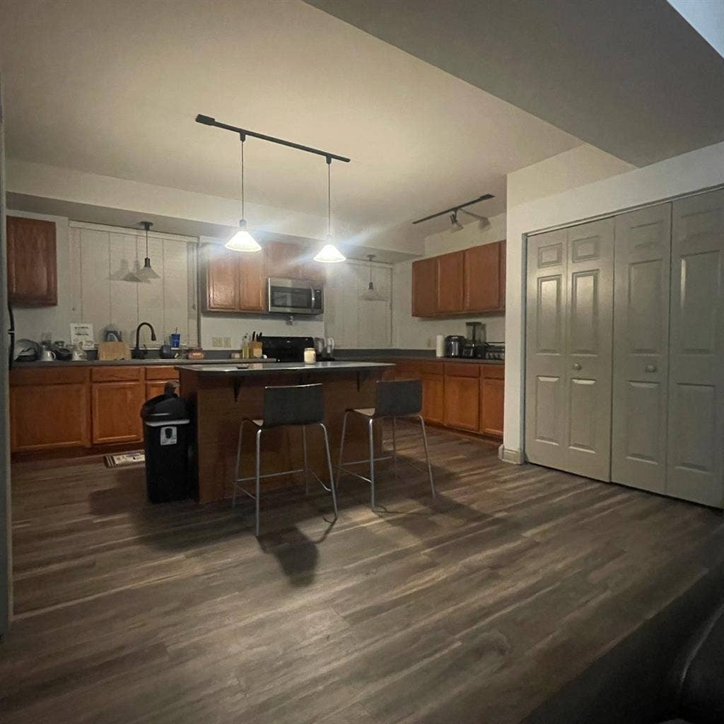 Looking to sublease apartment