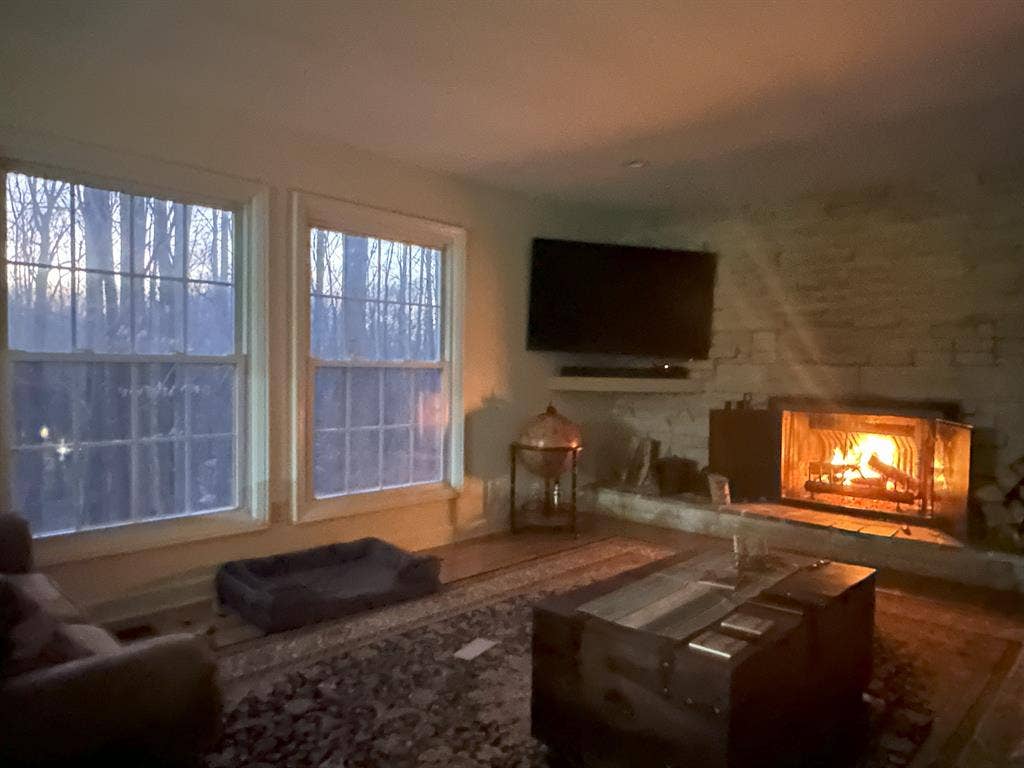 Large Room in 5 Bedroom home