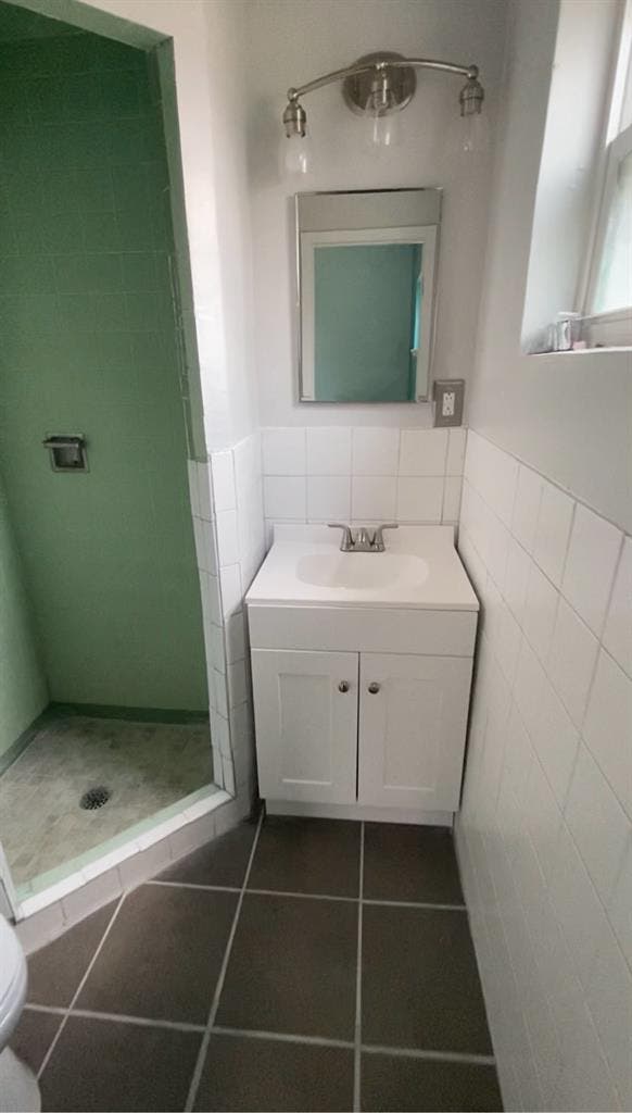 Roommate Needed!