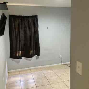 Room for rent $/m east Orlando