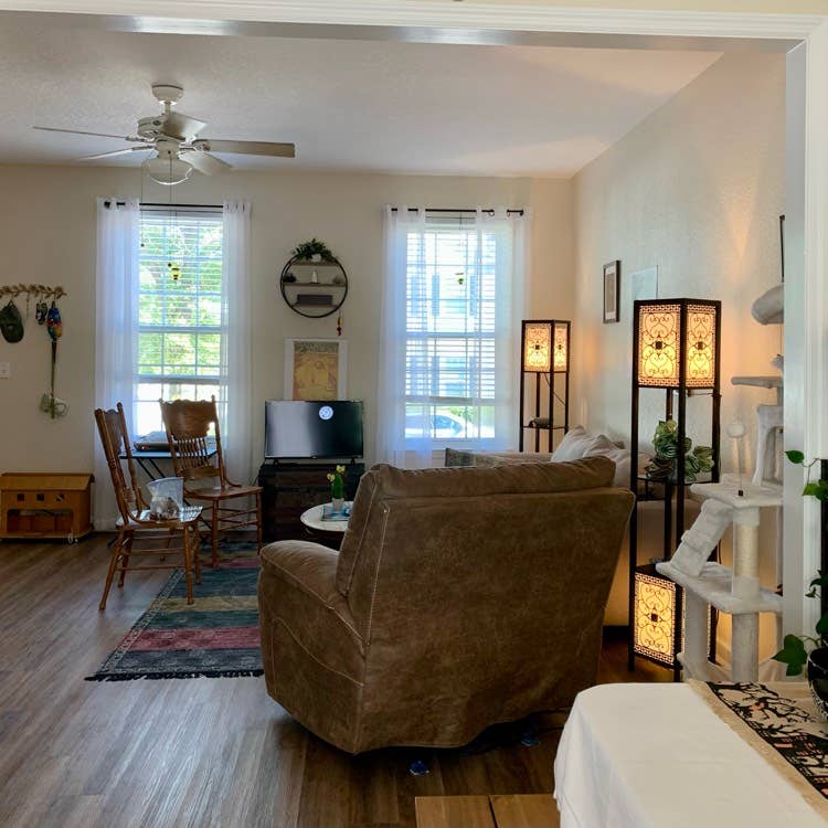 Townhouse Room w/en-suite bath