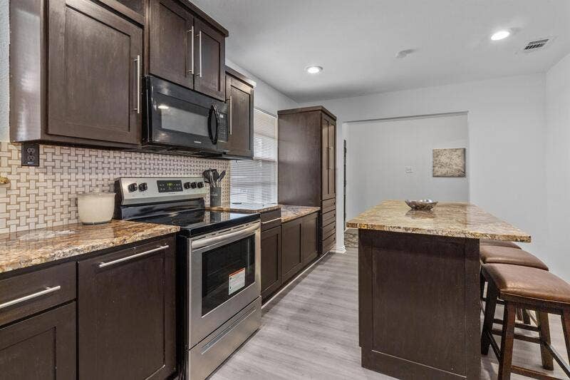 1 BR in Dallas