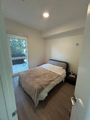 Room for rent in Koreatown