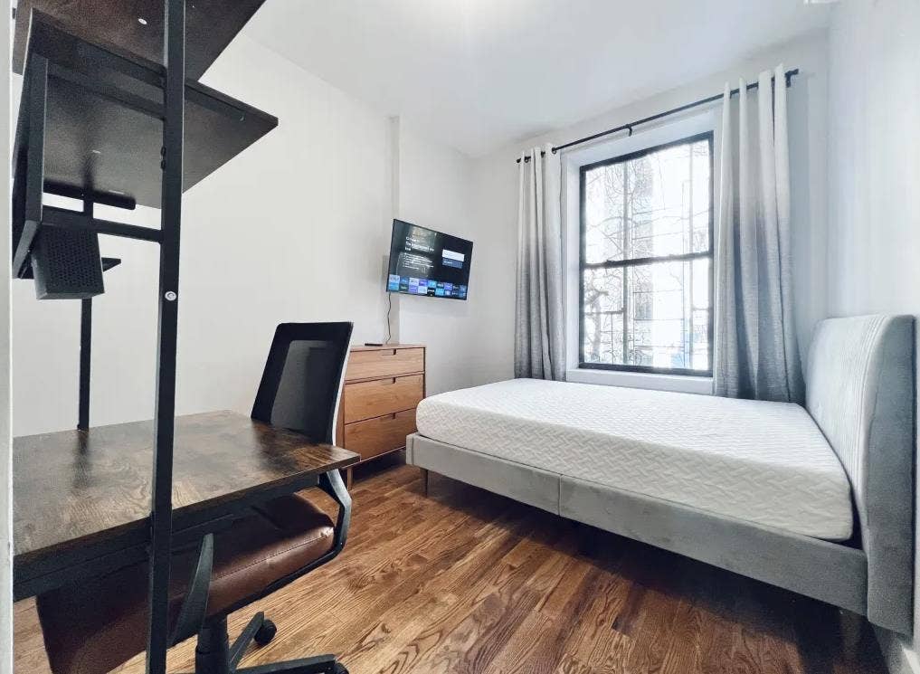 Furnished Room in Bedstuy