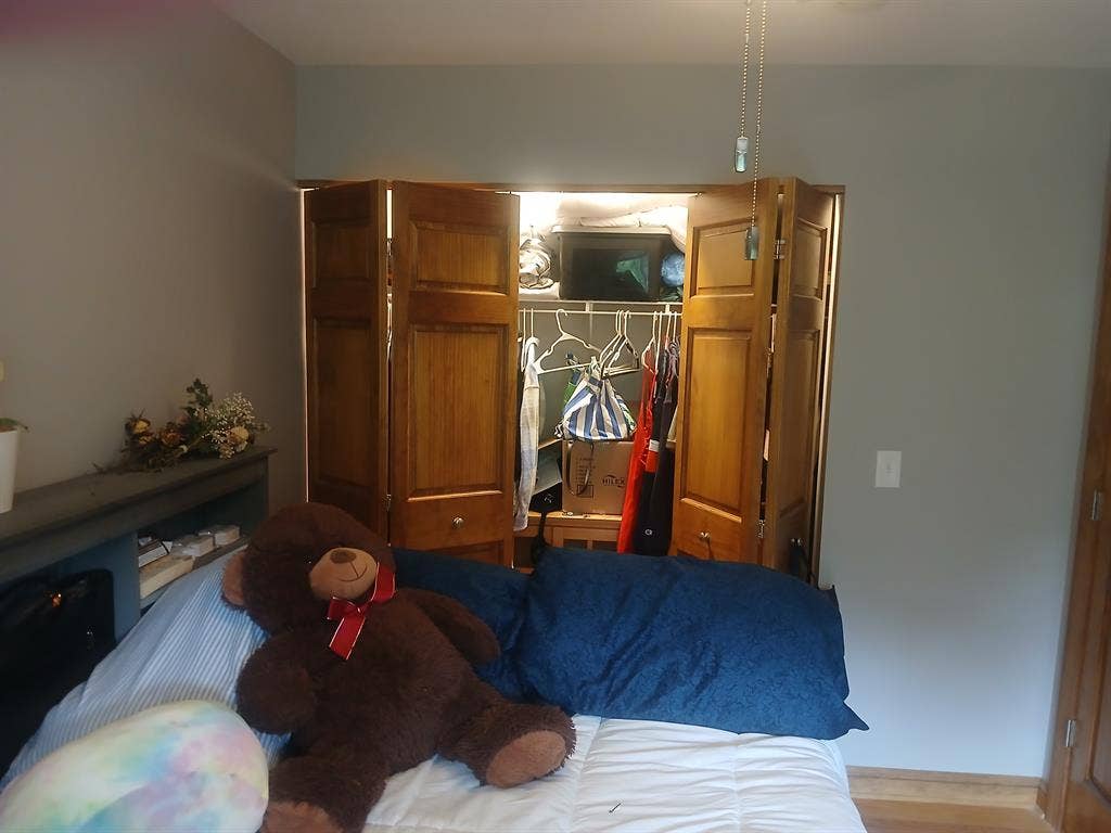 Room For Rent - PRIVATE BATHROOM!