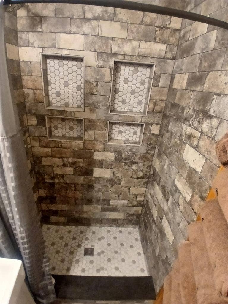 Room For Rent - PRIVATE BATHROOM!