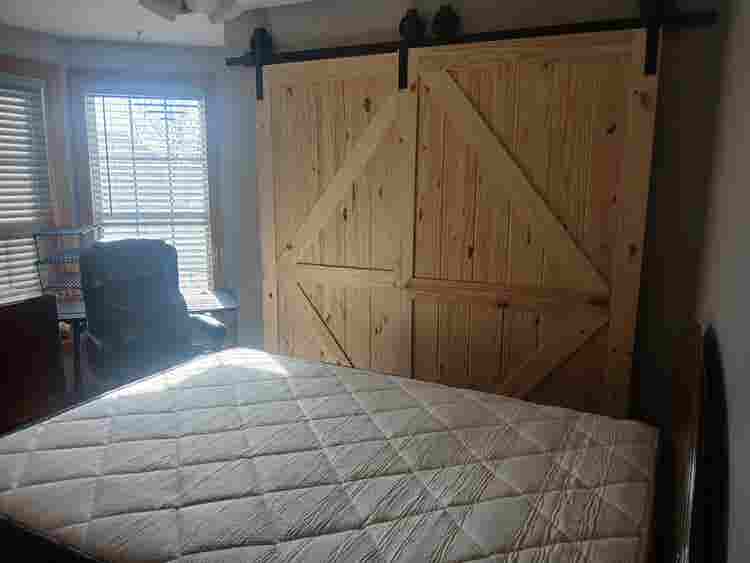 Room For Rent - PRIVATE BATHROOM !