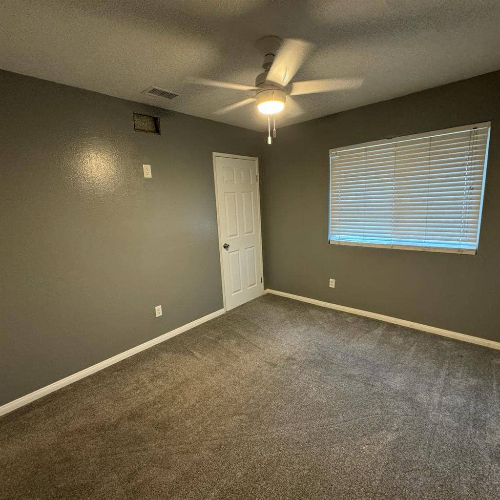 I have a room for rent in Santee