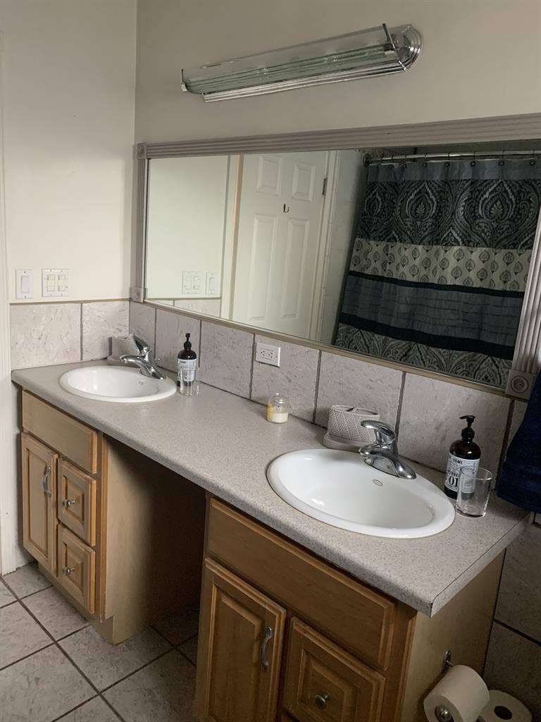 Private Room & Bathroom for Rent