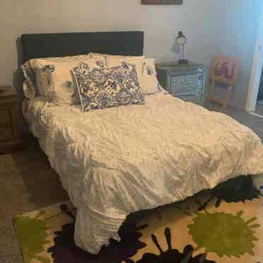 Master bedroom / bath for rent