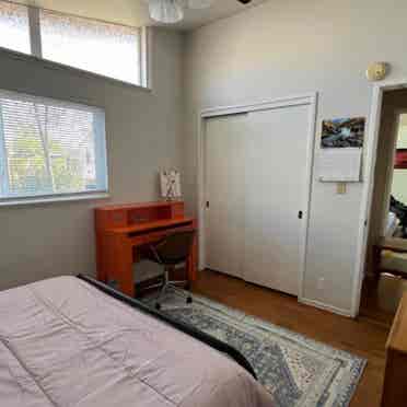 Short-term furnished room