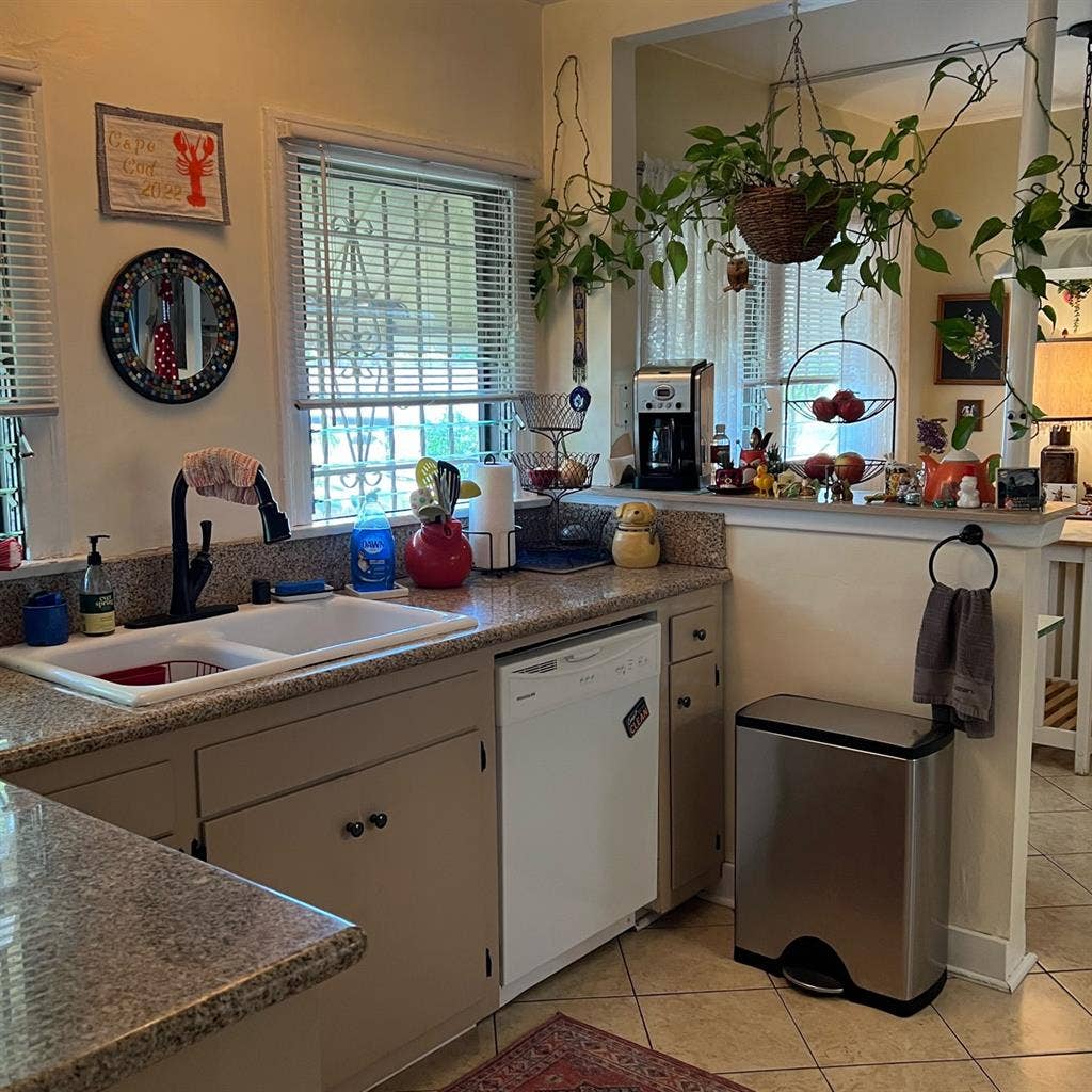 Beautiful Room to Rent in Mid City!