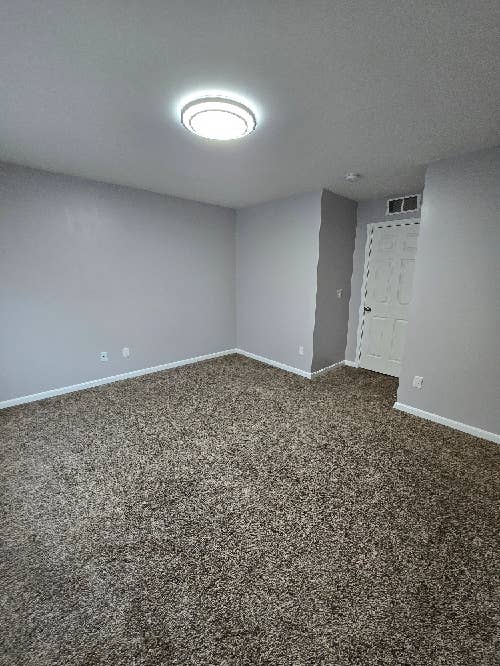 Large bedroom with walk-in closet