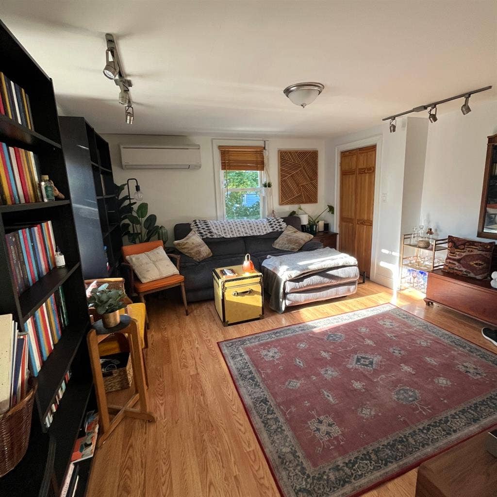 2BR in heart of Cambridgeport