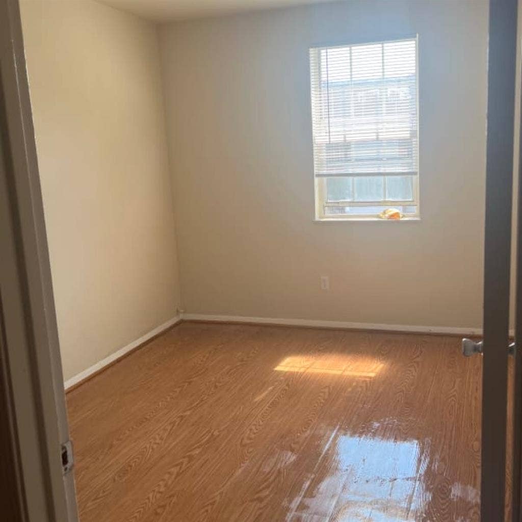 Room available in apartment