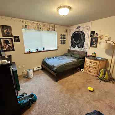 Looking for a roommate!!