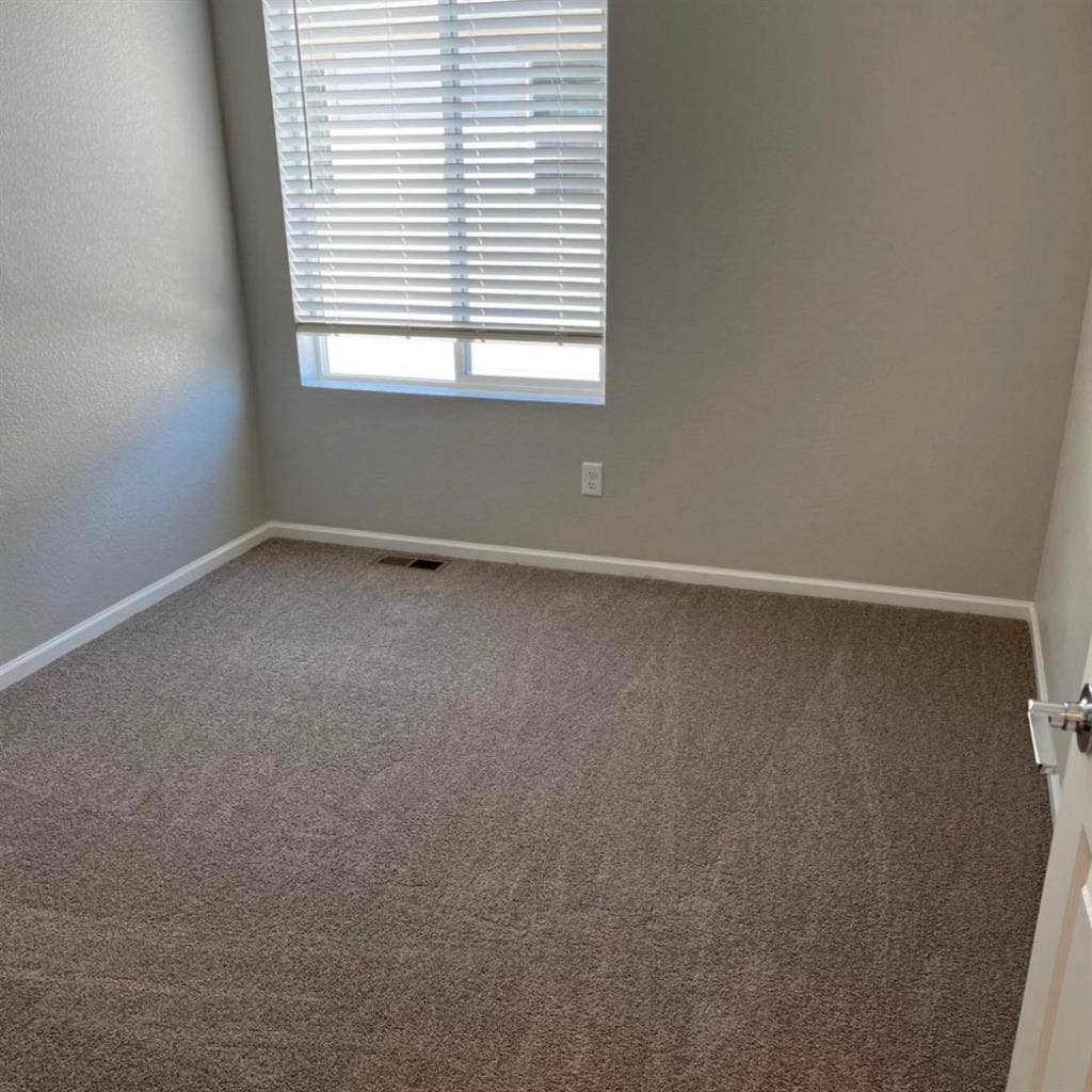 Room for Rent in New Townhome