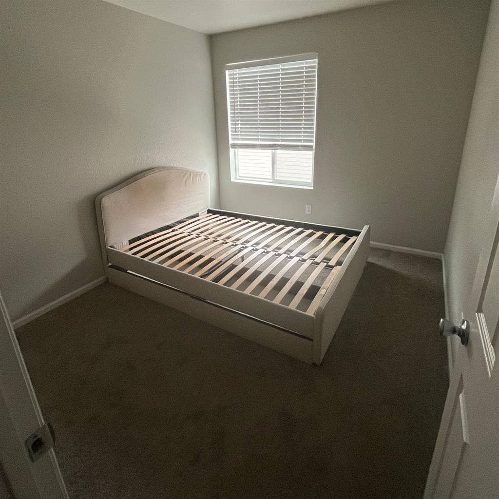 Room for Rent in New Townhome