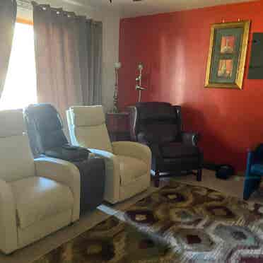 Furnished professional house share