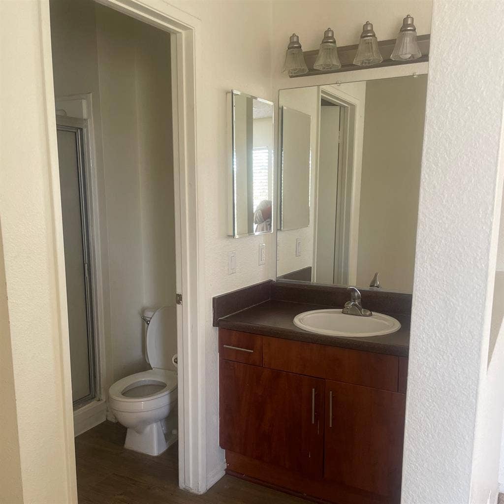 Master Bedroom for Rent near CSUSM