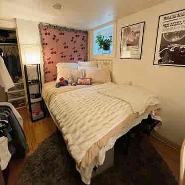 ROOM IN 9 BEDROOM HOUSE SUBLEASE