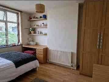 Double room available in Barking