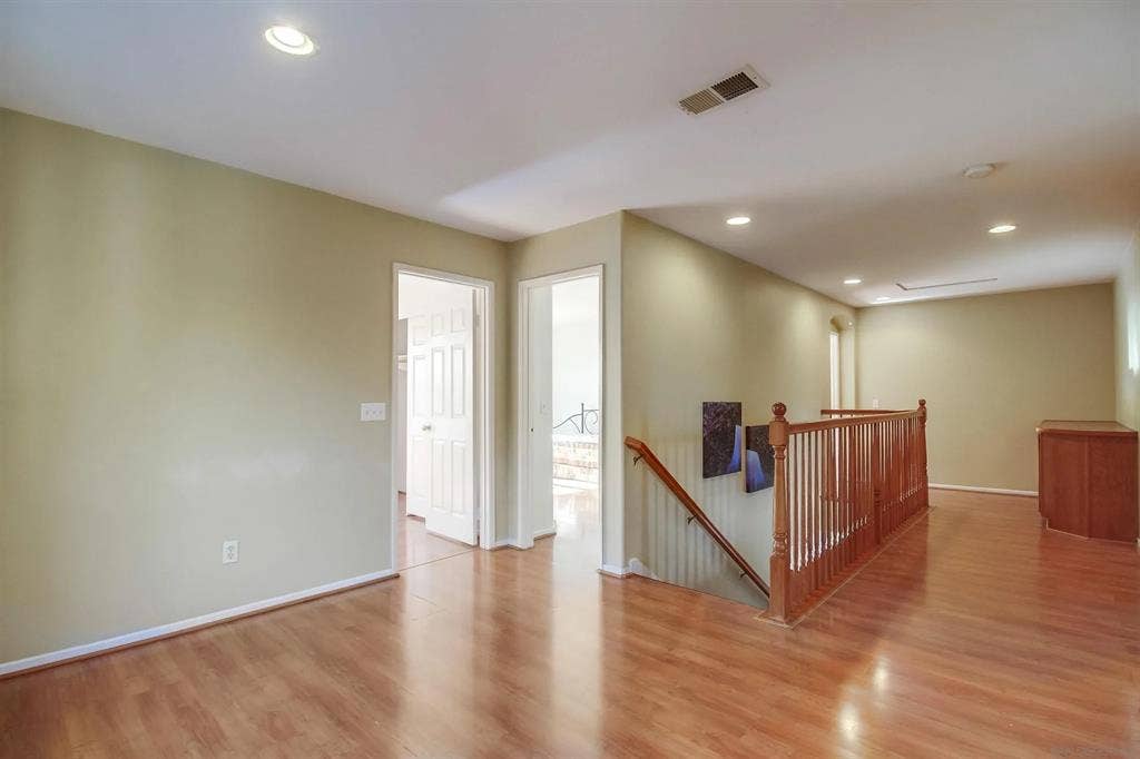 Room
For Rent In Spacious House