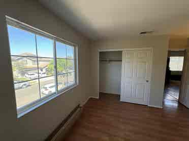 Room
 For Rent In Spacious House