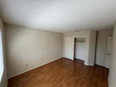 Rooms For Rent In Spacious House