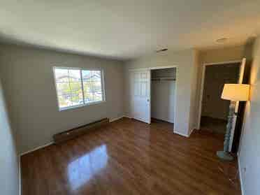Room
 For Rent In Spacious House