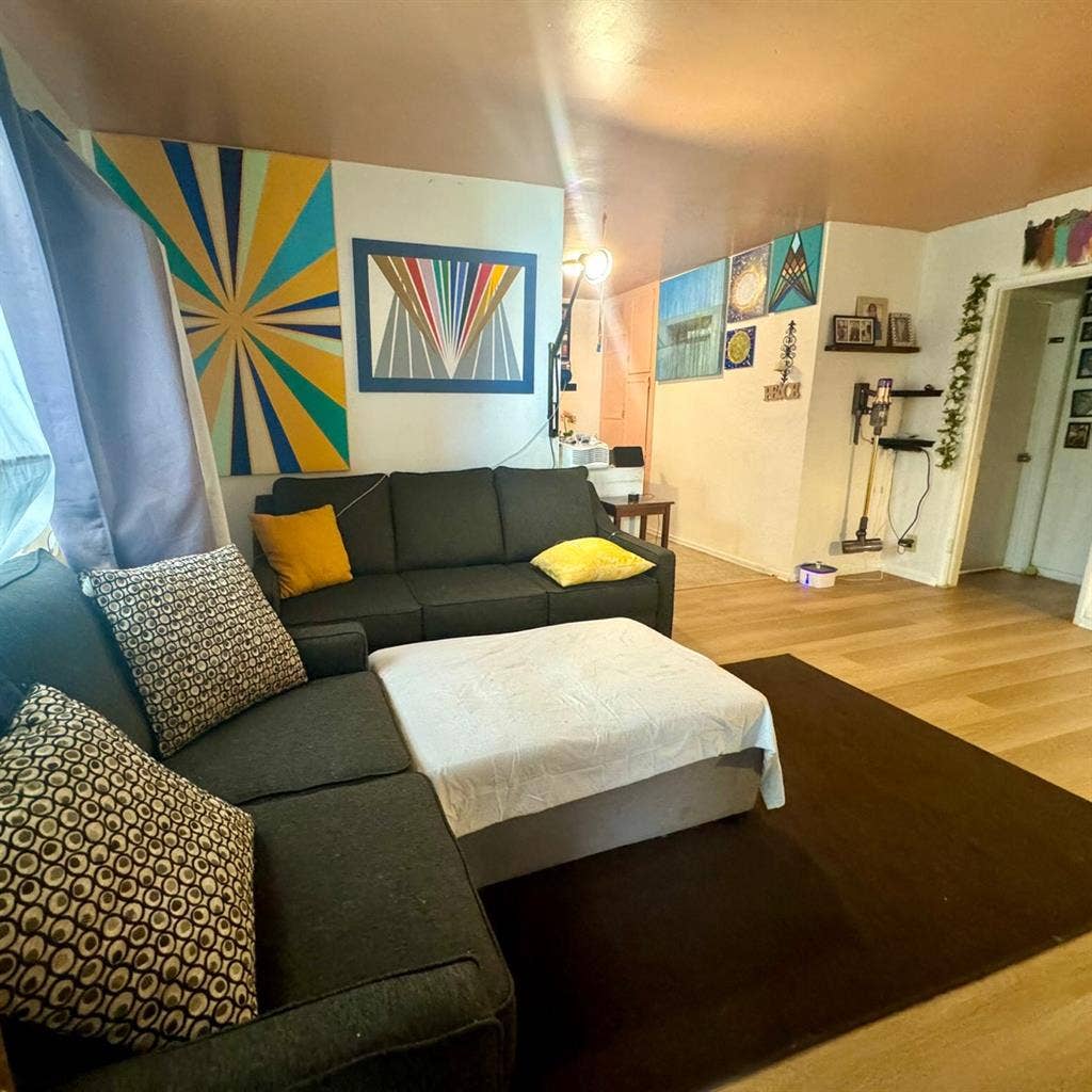 Private bedroom for rent in West LA