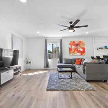 Central PHX Fully furnished room