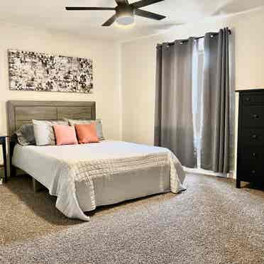 Central PHX Fully furnished room