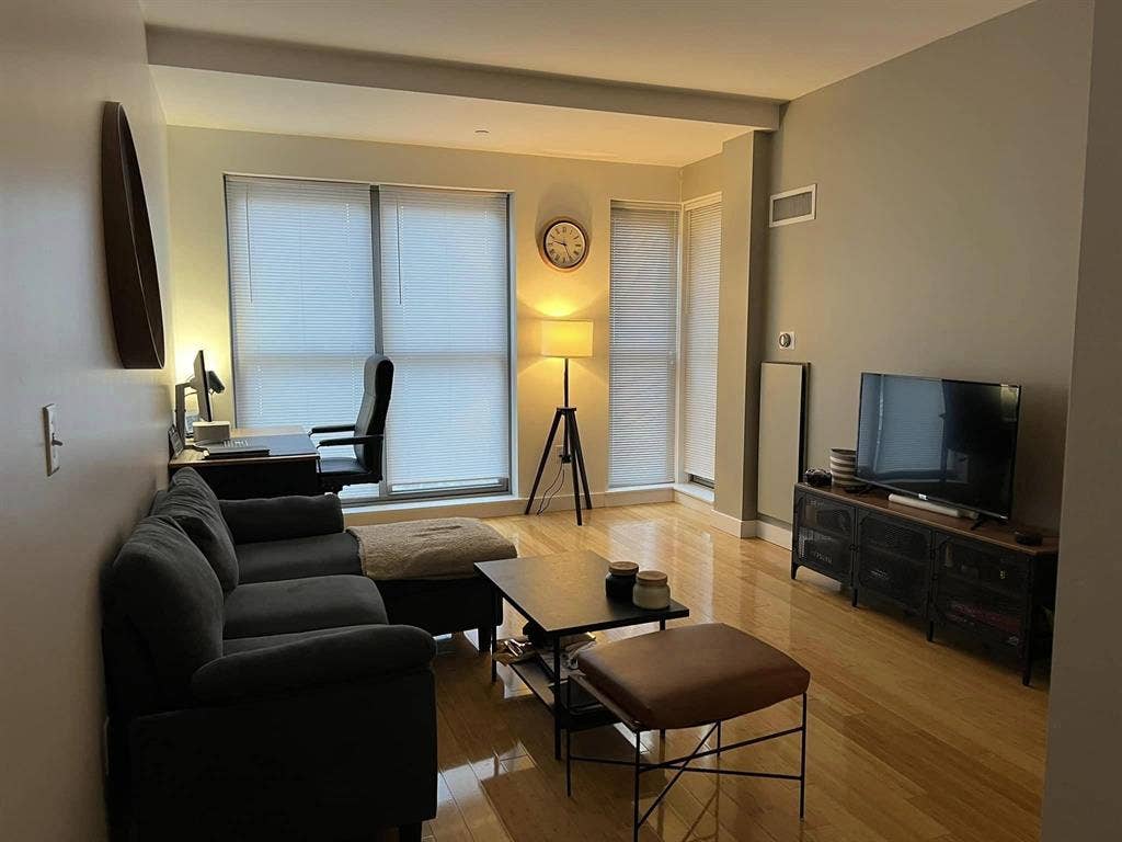 Clean Room for rent in Boston