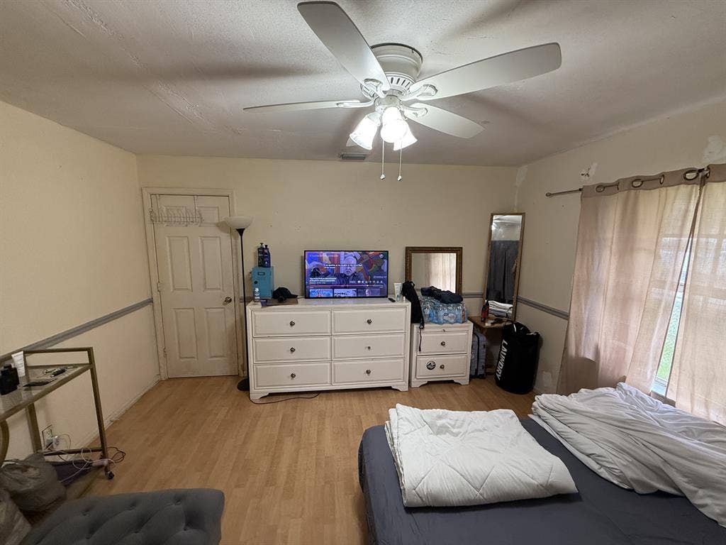 Plantation Acres Room for rent