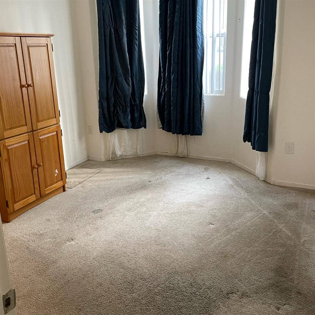 Spare bedroom/bathroom open