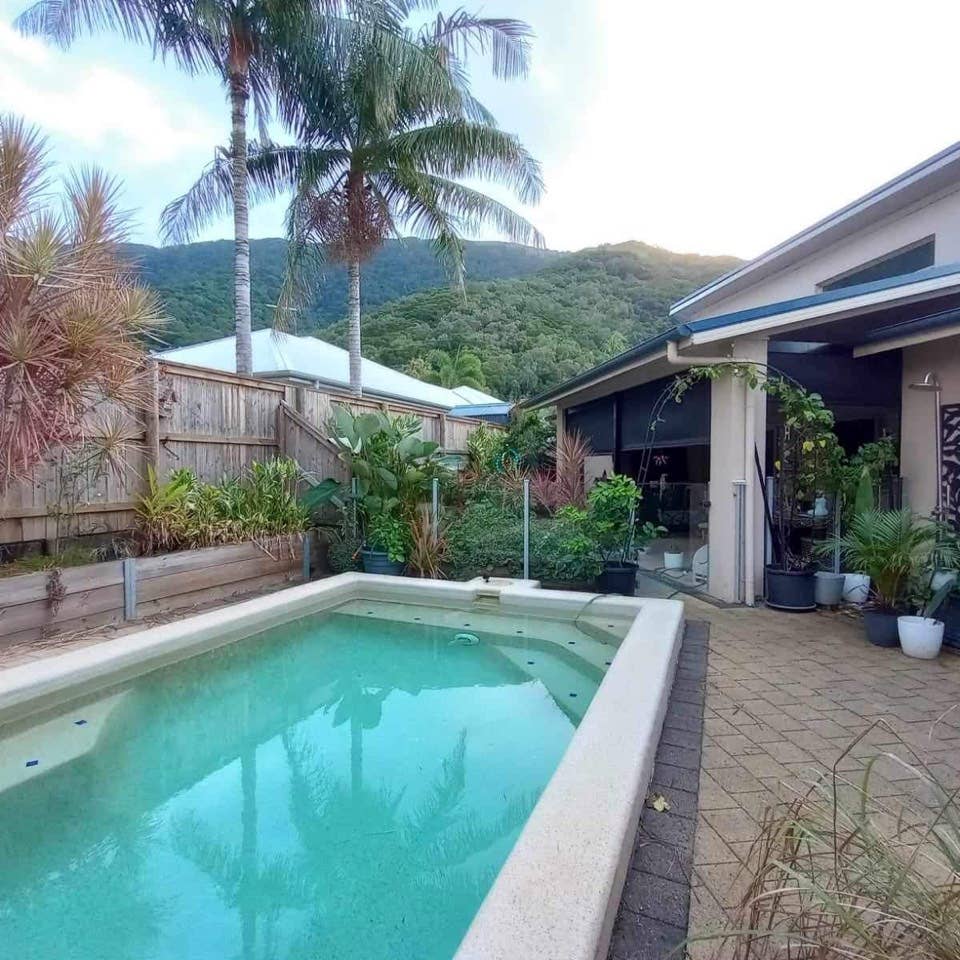 Room available mid Nov , palm cove