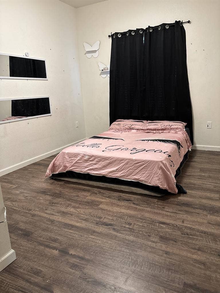 Clean room for rent